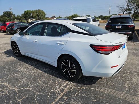 Used 2024 Nissan Sentra SV FWD image 7