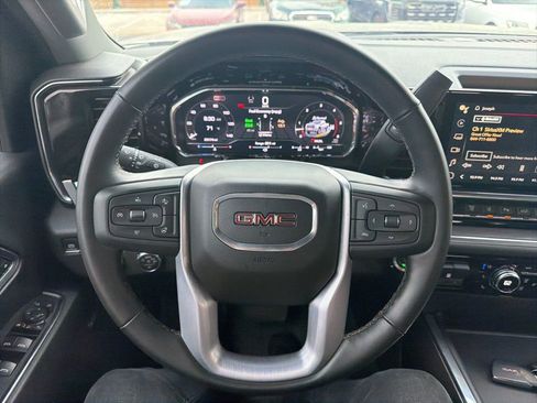 Used 2024 GMC Sierra 2500 SLT w/ SLT Premium Package image 9