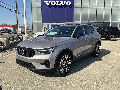 New 2026 Volvo XC40 B5 Plus w/ Climate Package AWD/4WD image 3