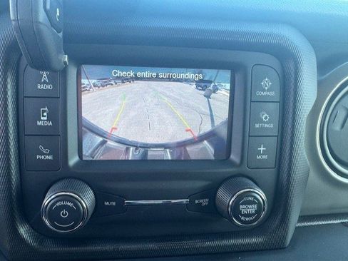 Used 2018 Jeep Wrangler Unlimited Sport S image 18