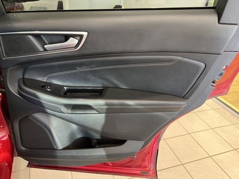 Used 2015 Ford Edge Titanium w/ Equipment Group 302A AWD/4WD image 19