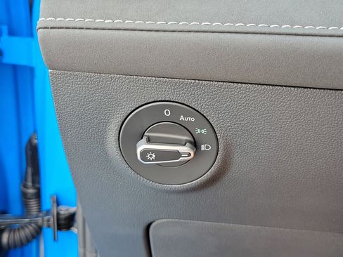 New 2026 Volkswagen Taos SE FWD image 22