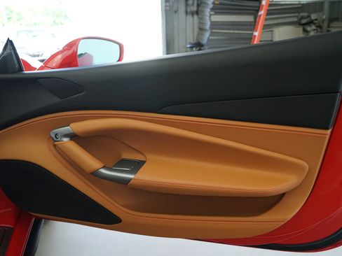 Used 2021 Ferrari F8 Tributo RWD image 19