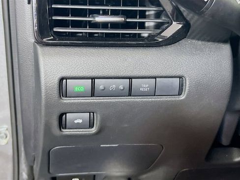 Used 2024 Nissan Sentra SV FWD image 14