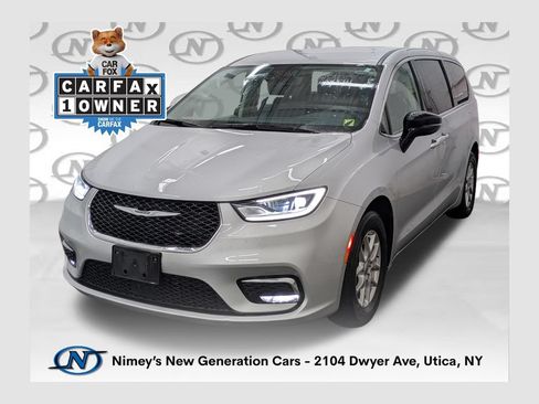 Used 2024 Chrysler Pacifica Touring-L FWD image 1