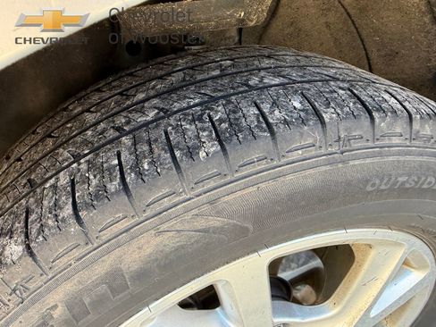 Used 2018 Chevrolet Equinox Premier image 11