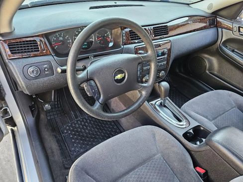 Used 2016 Chevrolet Impala LT FWD image 12
