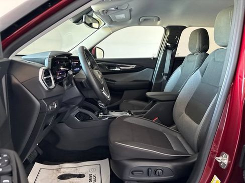 Used 2024 Chevrolet TrailBlazer LT w/ Convenience Package AWD/4WD image 10