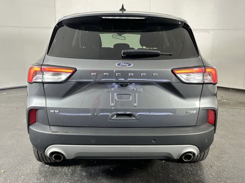 Used 2022 Ford Escape SE w/ Cold Weather Package FWD image 7