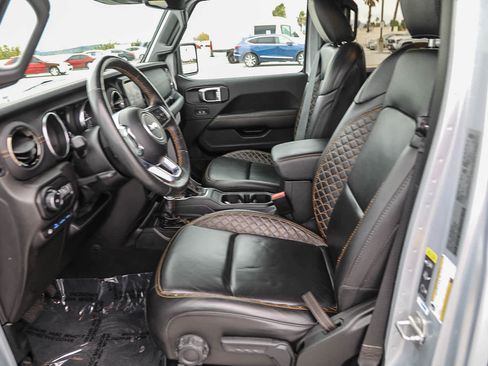 Used 2022 Jeep Wrangler Unlimited Sahara image 17