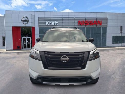 New 2025 Nissan Pathfinder Platinum w/ Black Appearance Package image 8