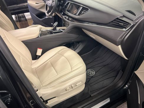 Used 2021 Buick Enclave Essence w/ Sound and Sites Package image 18