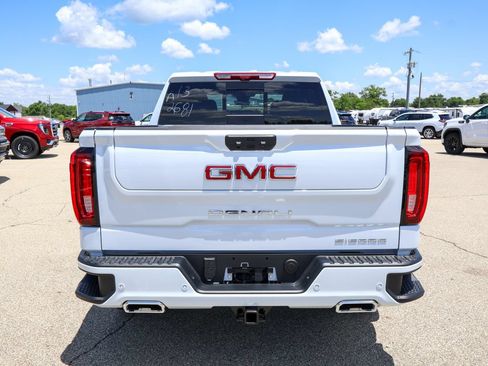 New 2026 GMC Sierra 1500 Denali w/ Denali Reserve Package AWD/4WD image 4