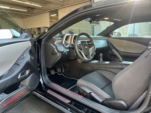 Used 2014 Chevrolet Camaro LS RWD image 10