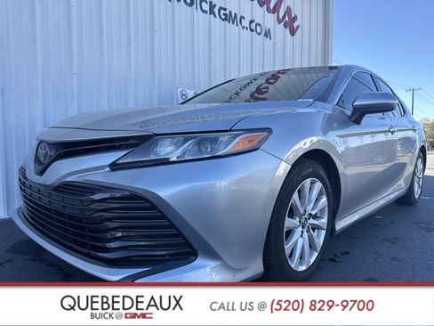 Used 2020 Toyota Camry LE w/ Carpet Mat Package image 7