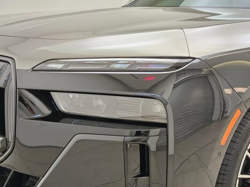 Used 2025 BMW 760i xDrive w/ Executive Package AWD/4WD image 5