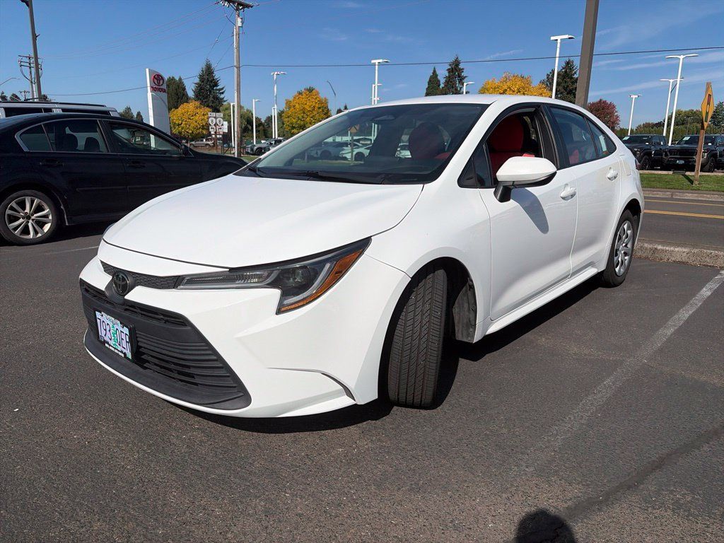 Used 2023 Toyota Corolla LE FWD image 3