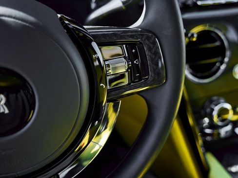 Used 2022 Rolls-Royce Cullinan Black Badge w/ Dark Exterior Package image 65