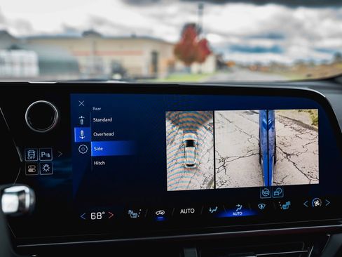 New 2025 Chevrolet Equinox EV RS image 31