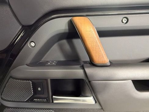 Used 2023 Land Rover Defender 110 X image 37