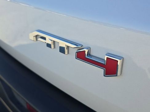 Used 2024 GMC Acadia AT4 image 9