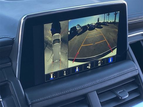 Used 2023 Chevrolet Suburban Z71 w/ Luxury Package image 29