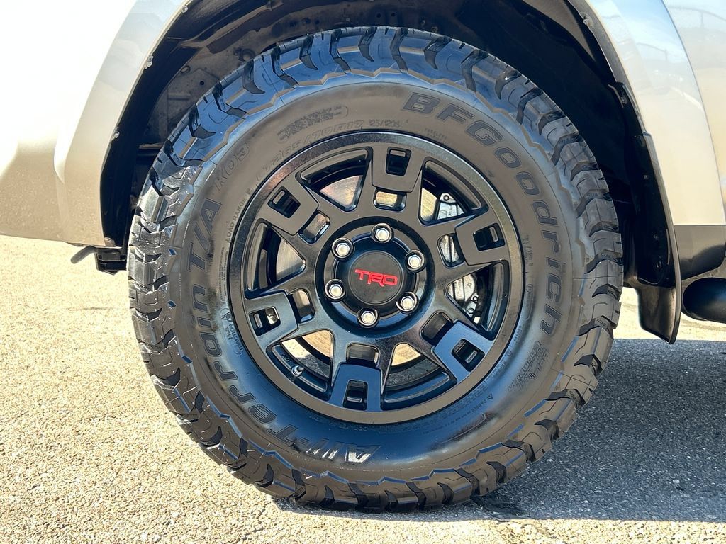 Used 2020 Toyota 4Runner SR5 Premium AWD/4WD image 26