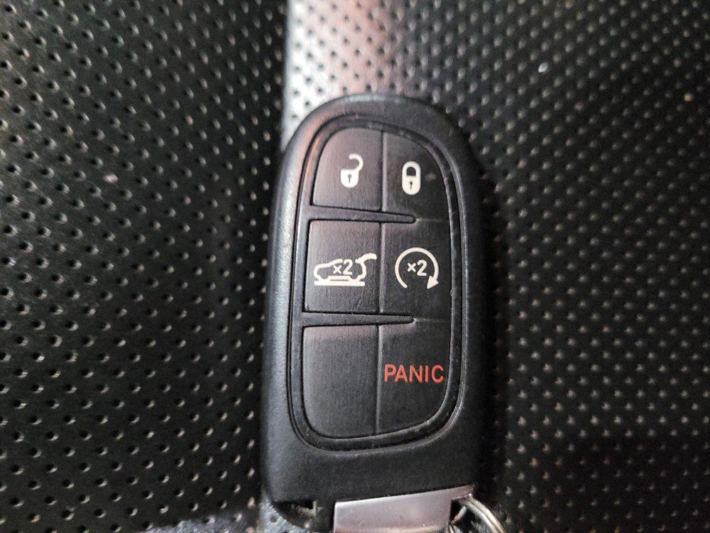 Used 2019 Jeep Cherokee Limited w/ Trailer Tow Group AWD/4WD image 32