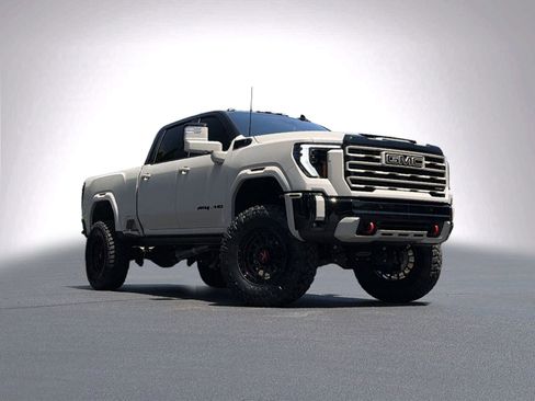Used 2026 GMC Sierra 2500 AT4X w/ LPO, Black Badging Package AWD/4WD image 2