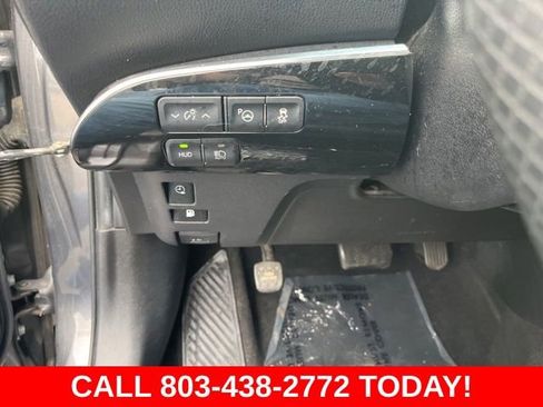 Used 2017 Toyota Prius Prime Advanced FWD image 28