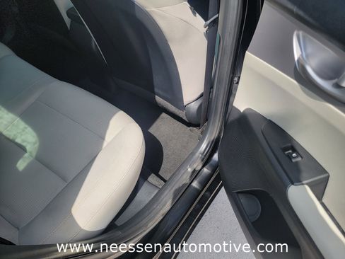 Used 2023 Kia Forte LXS w/ LXS Technology Package image 11