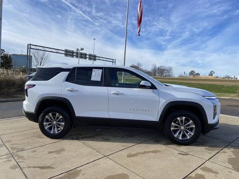Used 2025 Chevrolet Equinox LT image 12