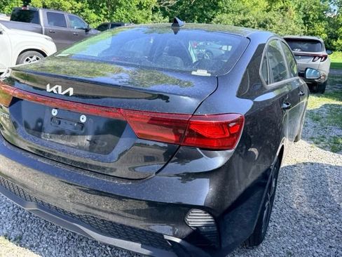 Used 2024 Kia Forte LXS w/ LXS Technology Package FWD image 12
