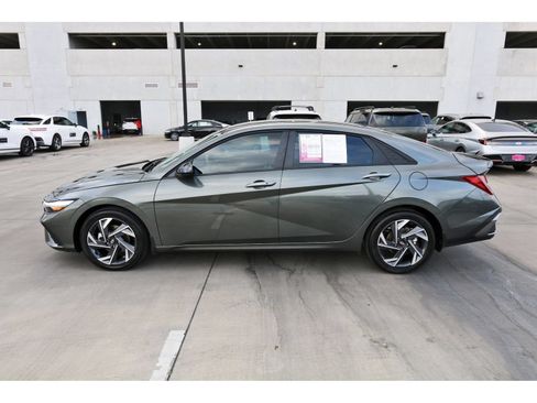 Used 2025 Hyundai Elantra Sport FWD image 6