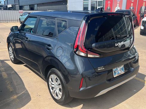 Used 2023 Kia Soul LX FWD image 7
