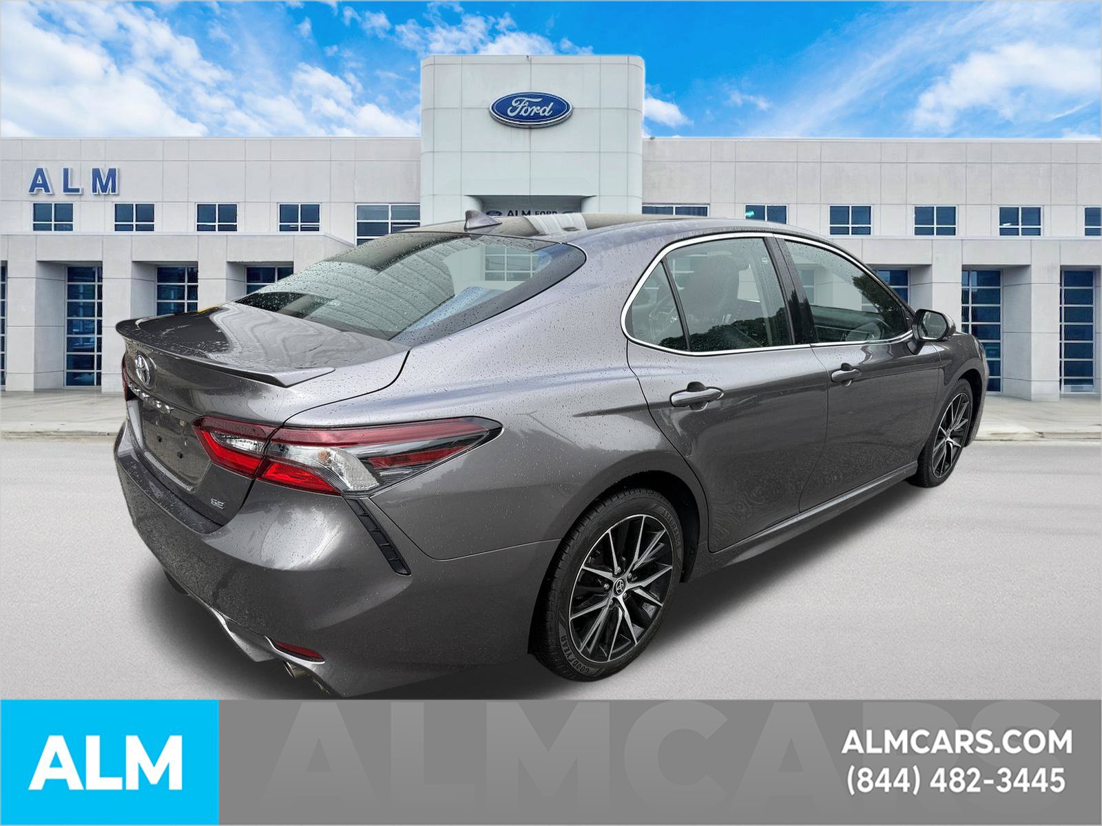 Used 2022 Toyota Camry SE w/ Convenience Package FWD image 5