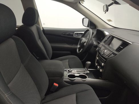 Used 2017 Nissan Pathfinder S image 21