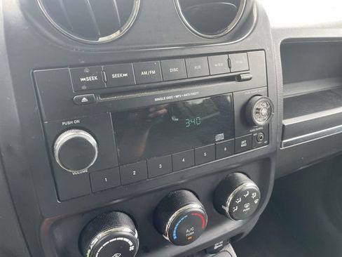 Used 2014 Jeep Patriot Latitude w/ All Weather Capability Group AWD/4WD image 29