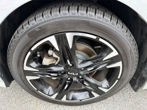 Used 2023 Kia K5 GT-Line image 11