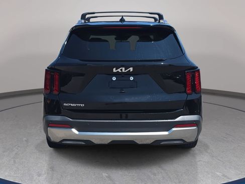 Used 2025 Kia Sorento S w/ Panoramic Sunroof Package FWD image 6