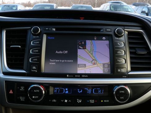 Used 2016 Toyota Highlander Limited image 22