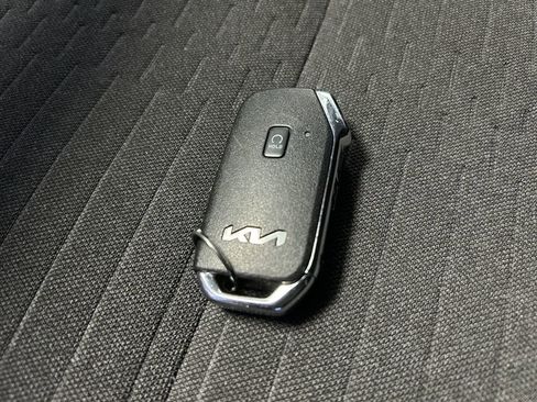 Used 2023 Kia Seltos S w/ Navigation Package AWD/4WD image 30