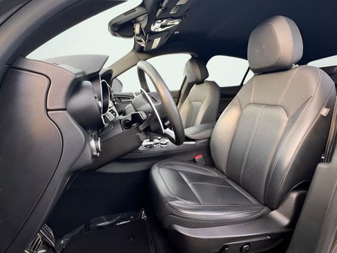 Used 2023 Alfa Romeo Stelvio Sprint image 17