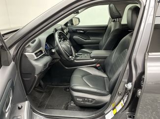 Used 2021 Toyota Highlander XLE video 3
