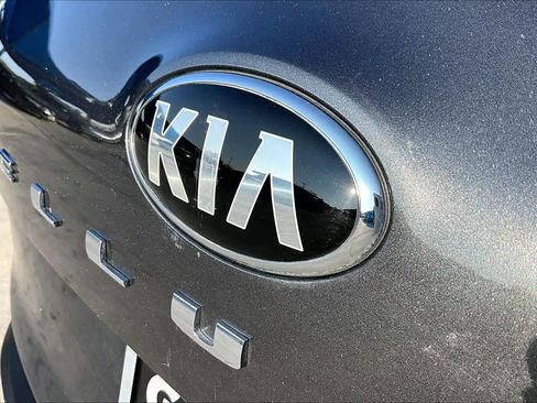 Used 2021 Kia Telluride LX image 30