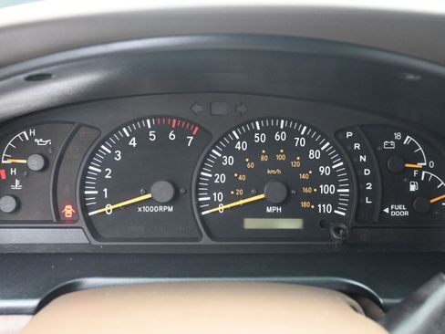 Used 2002 Toyota Tundra Limited image 5