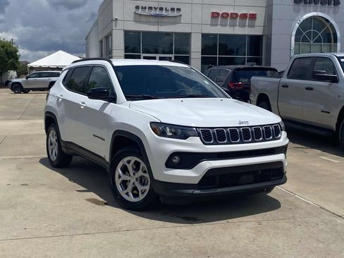 Certified 2024 Jeep Compass Latitude AWD/4WD image 36