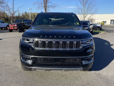 Used 2022 Jeep Wagoneer Series III w/ Premium Group I image 2