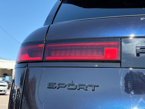 New 2026 Land Rover Range Rover Sport Dynamic SE AWD/4WD image 10