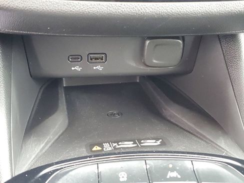 Certified 2024 Buick Envista Sport Touring w/ Convenience II Package FWD image 19